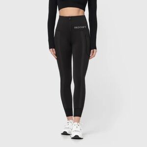 SKINNIFY Black Resistance Band Leggings